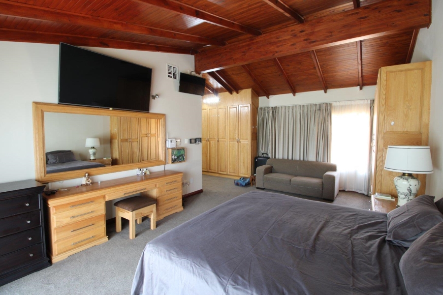 11 Bedroom Property for Sale in Van Der Hoff Park North West